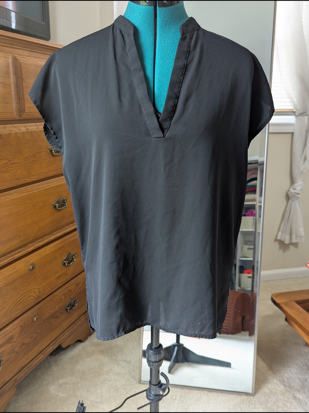 Black V-Neck Cap Sleeve Chiffon Blouse